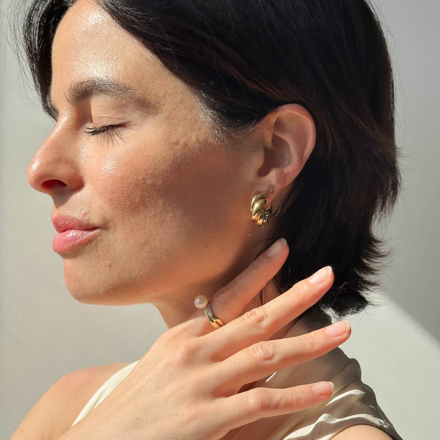 Orecchini cerchio con greca oro 18K - Gioielleria online Guerriero pozzuoli- preziosi oro Orecchini cerchio con greca oro 18K - Gioielleria online Guerriero pozzuoli- preziosi oro